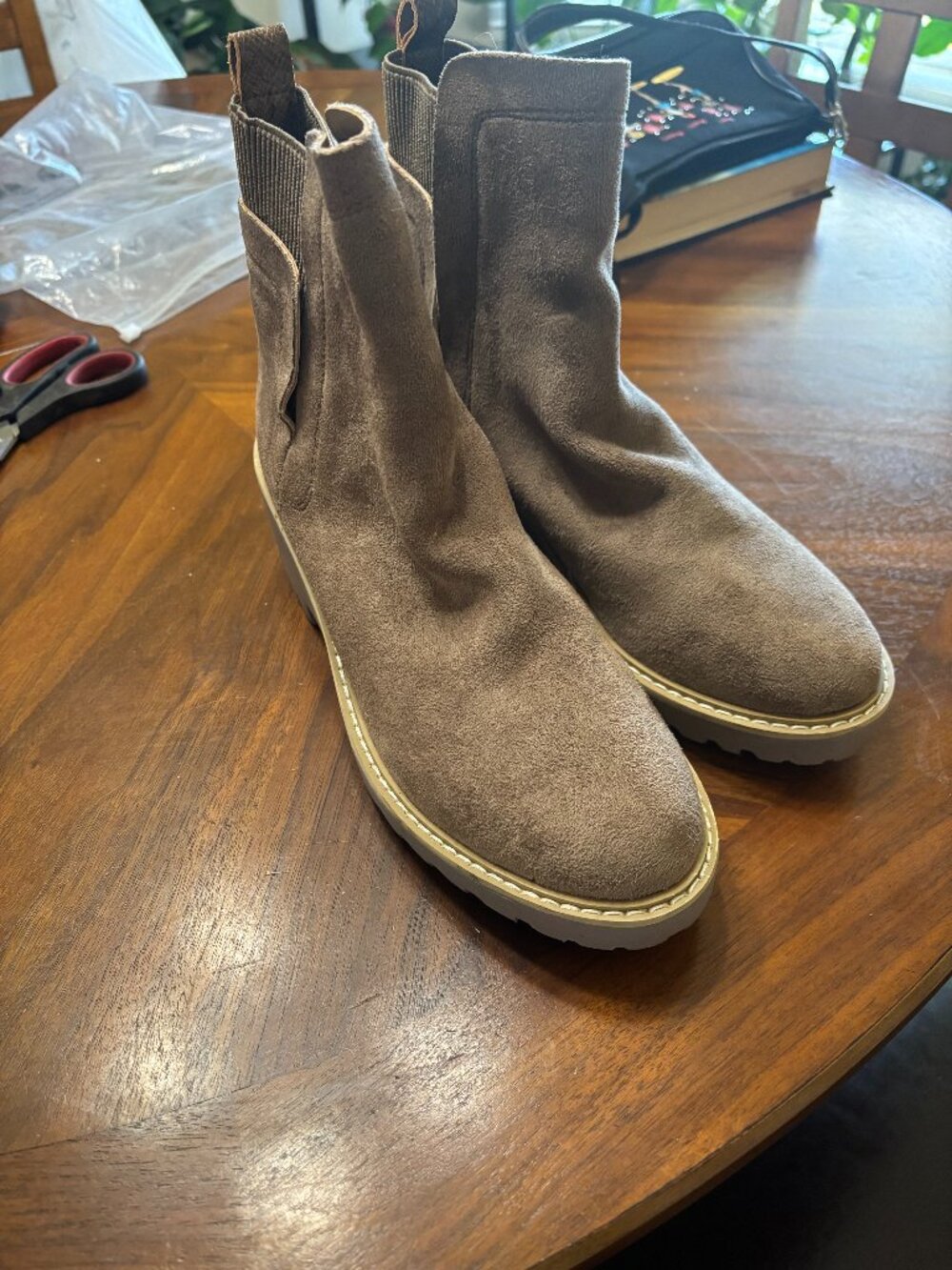 Corky's Ladies Size 10 Basic Suede Ankle Booties